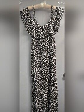 Black "Cold Shoulder" Maxi Dress With Daisies